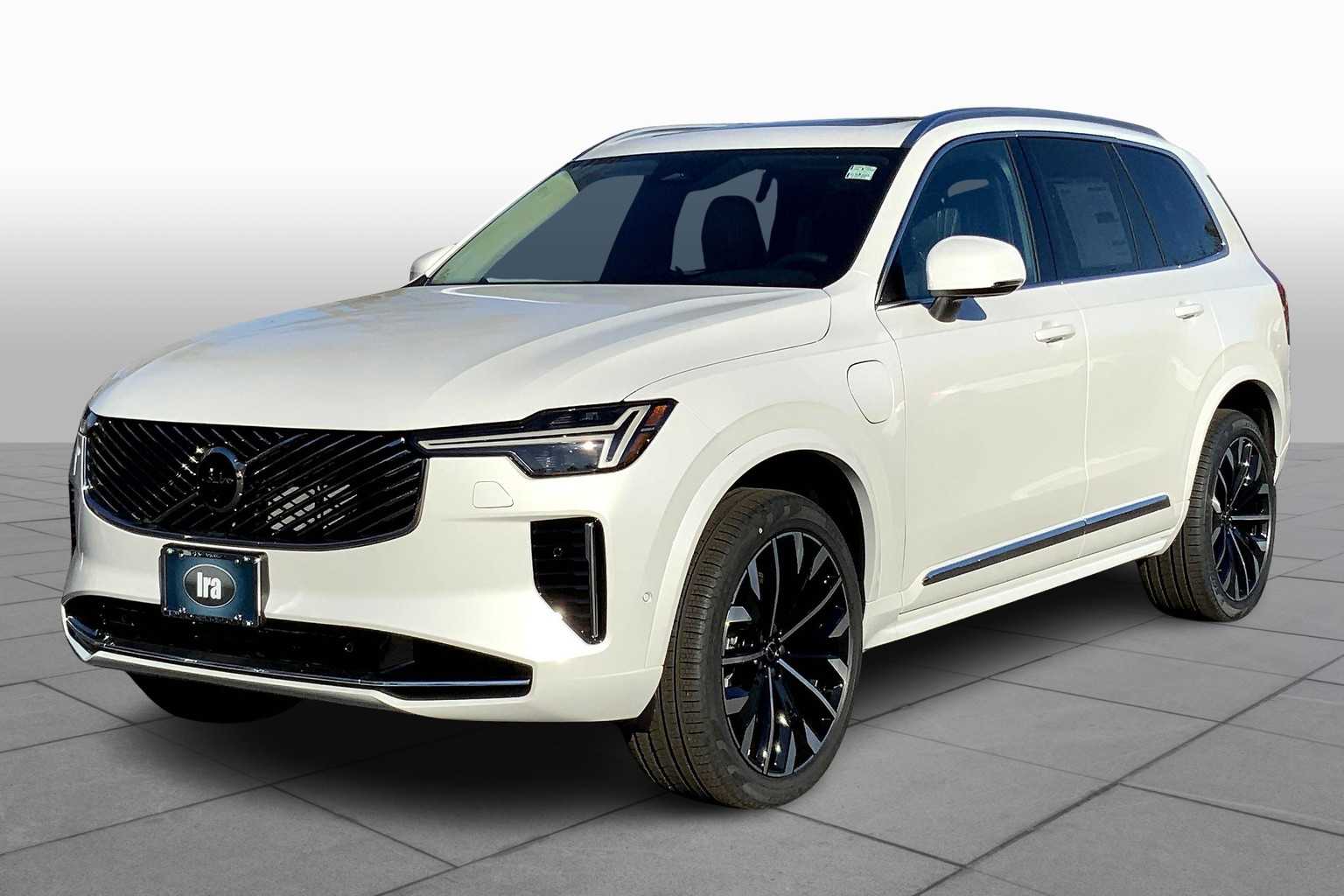 2025 Volvo XC90 Plus's photo