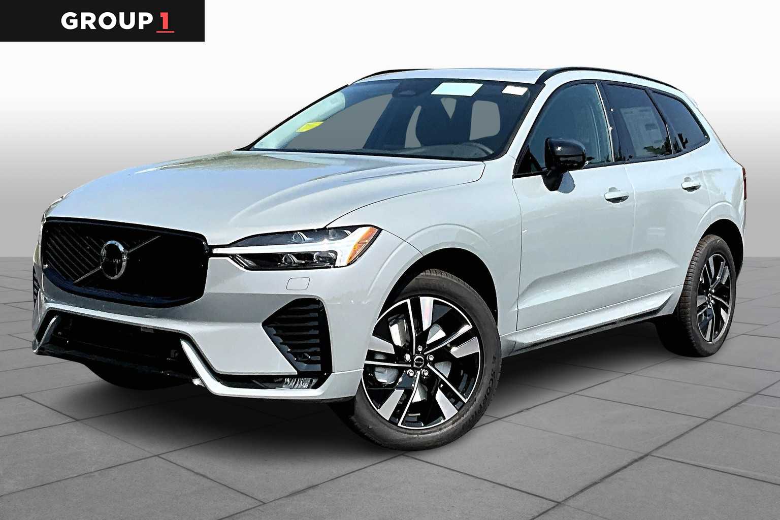 2026 Volvo XC60 Core's photo