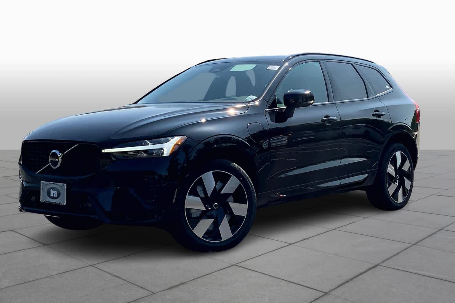 2024 Volvo XC60 Plus's photo