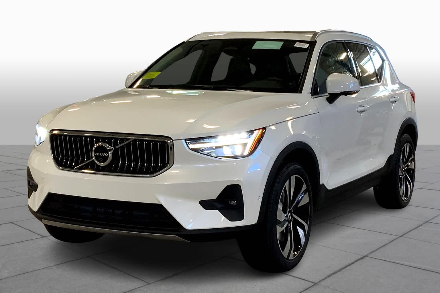 2025 Volvo XC40