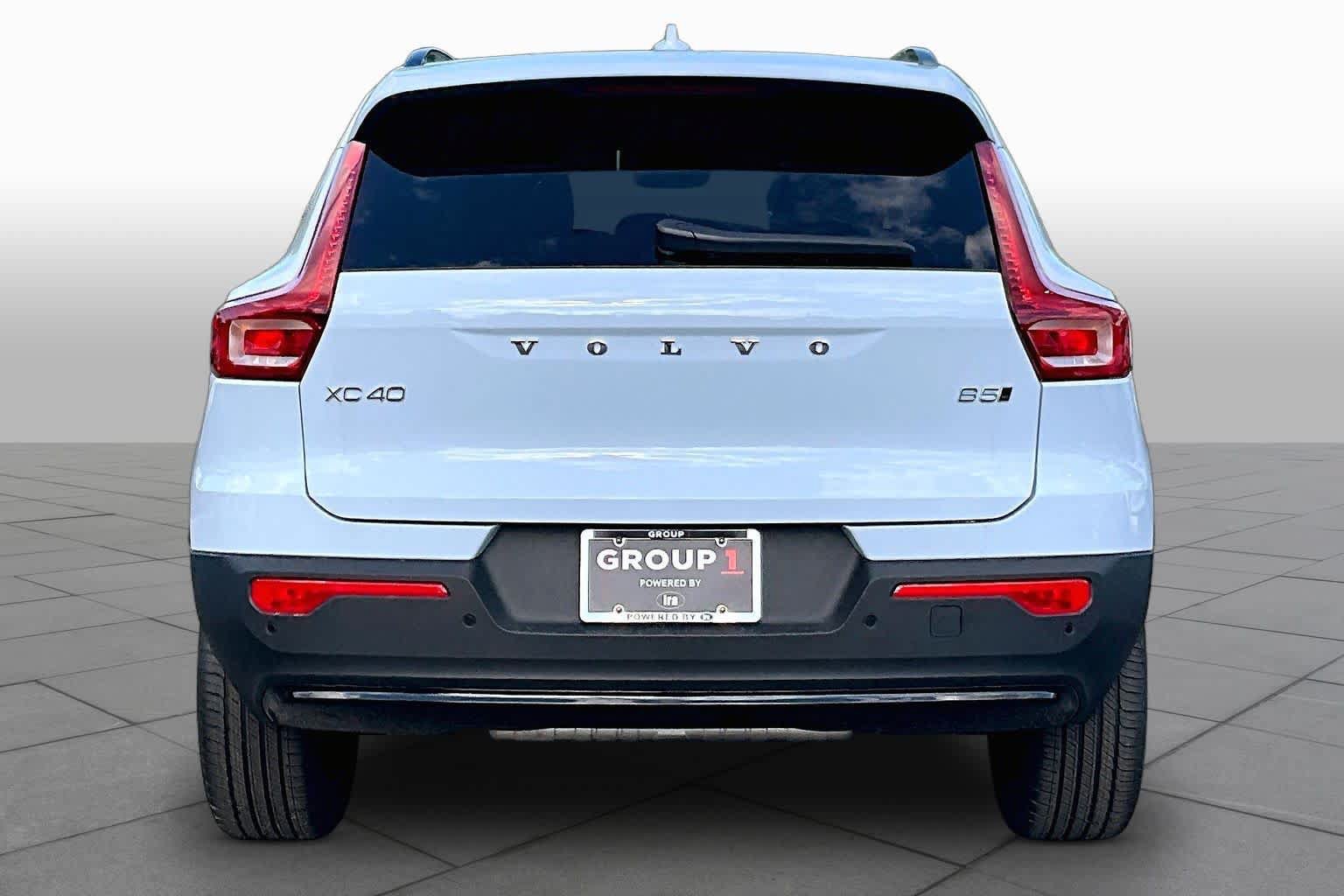 New 2026 Volvo XC40 B5 Plus SUV