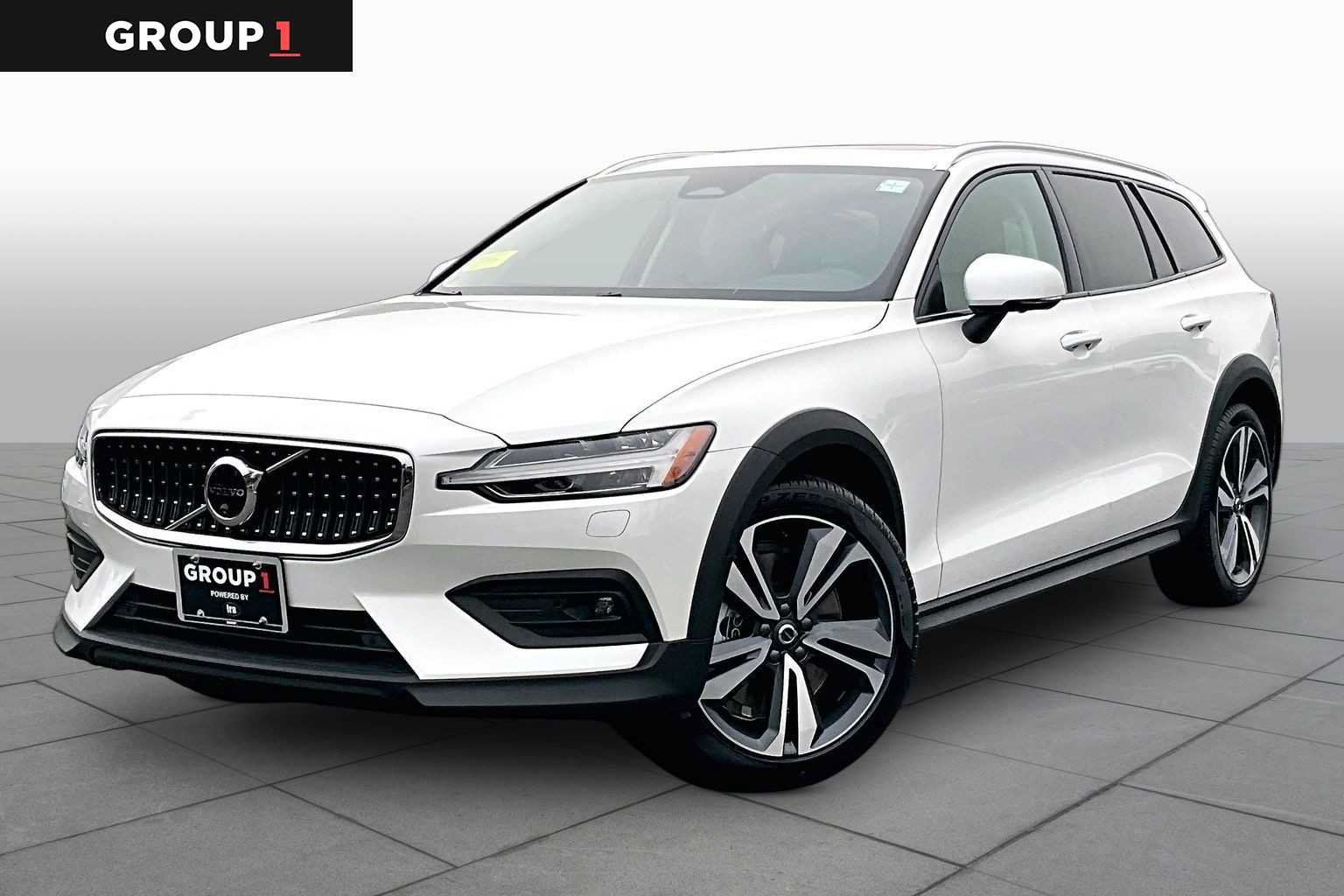 2026 Volvo V60 Cross Country B5 Plus AWD Wagon