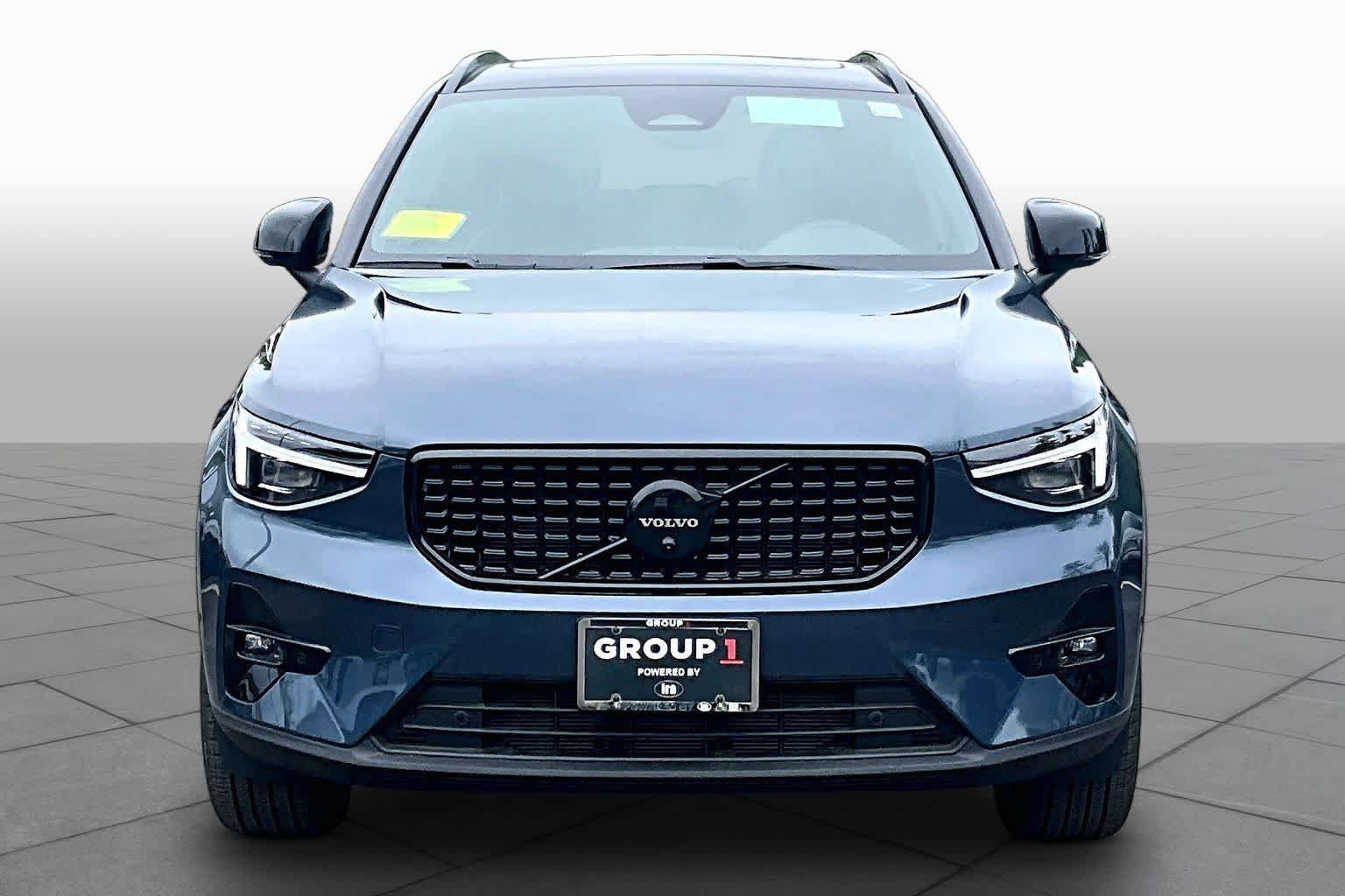 New 2026 Volvo XC40 B5 Ultra Black Edition SUV