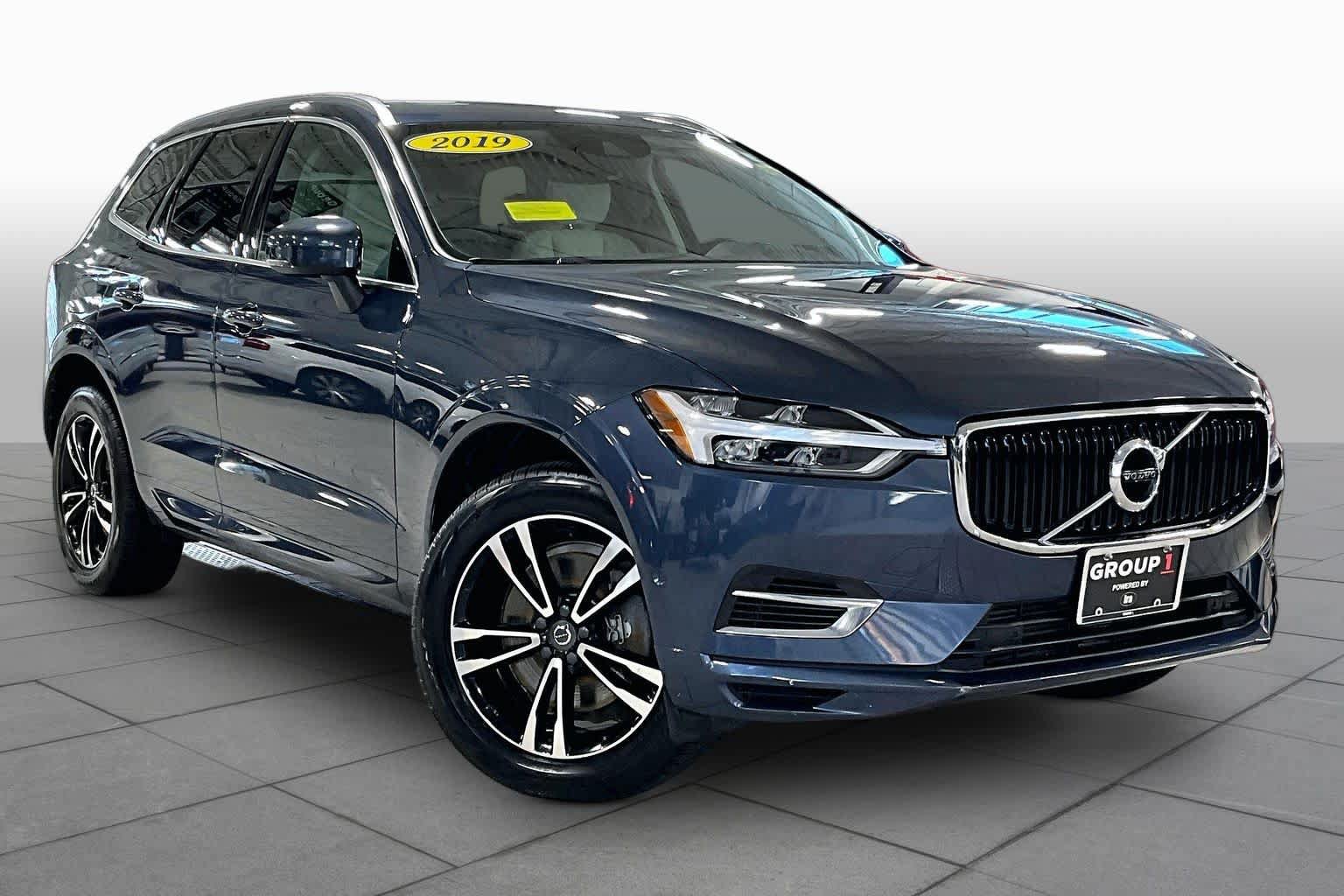 Used 2019 Volvo XC60 Momentum T8 eAWD Plug-In Hybrid Momentum