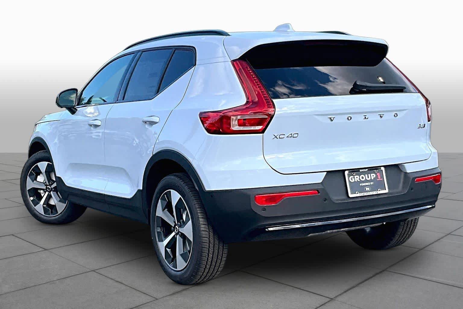 New 2026 Volvo XC40 B5 Plus SUV