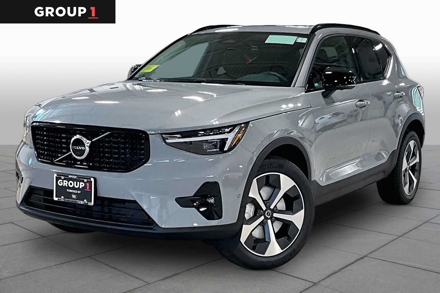 New 2026 Volvo XC40 B5 Plus SUV