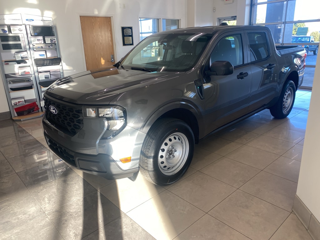 2025 Ford Maverick XL's photo