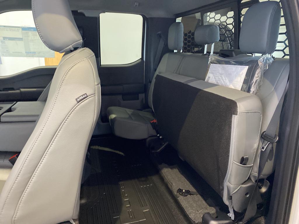 2023 Ford F-350 Super Duty Chassis Cab XL - Photo 7