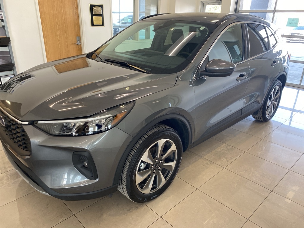 2025 Ford Escape Platinum