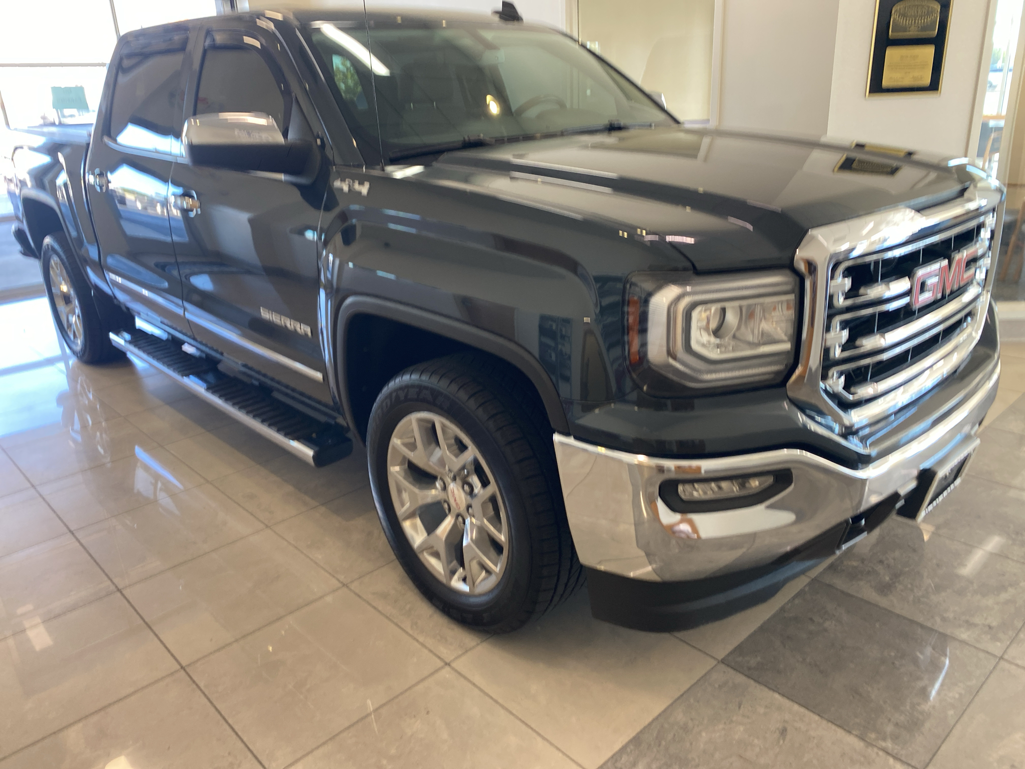 Used 2018 GMC Sierra SLT Crew Cab