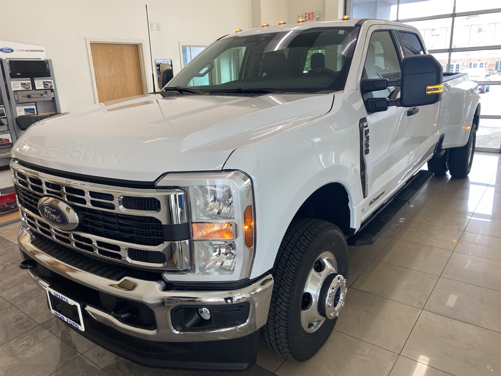 2026 Ford F-350 XLT 4x4 Crew Cab 8' Box DRW's photo