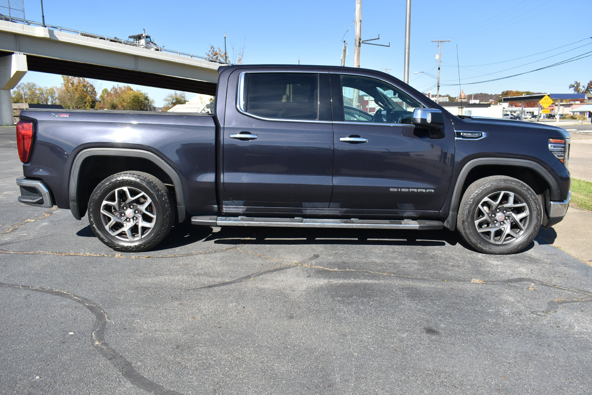 Used 2022 GMC Sierra 1500 SLT Truck Crew Cab