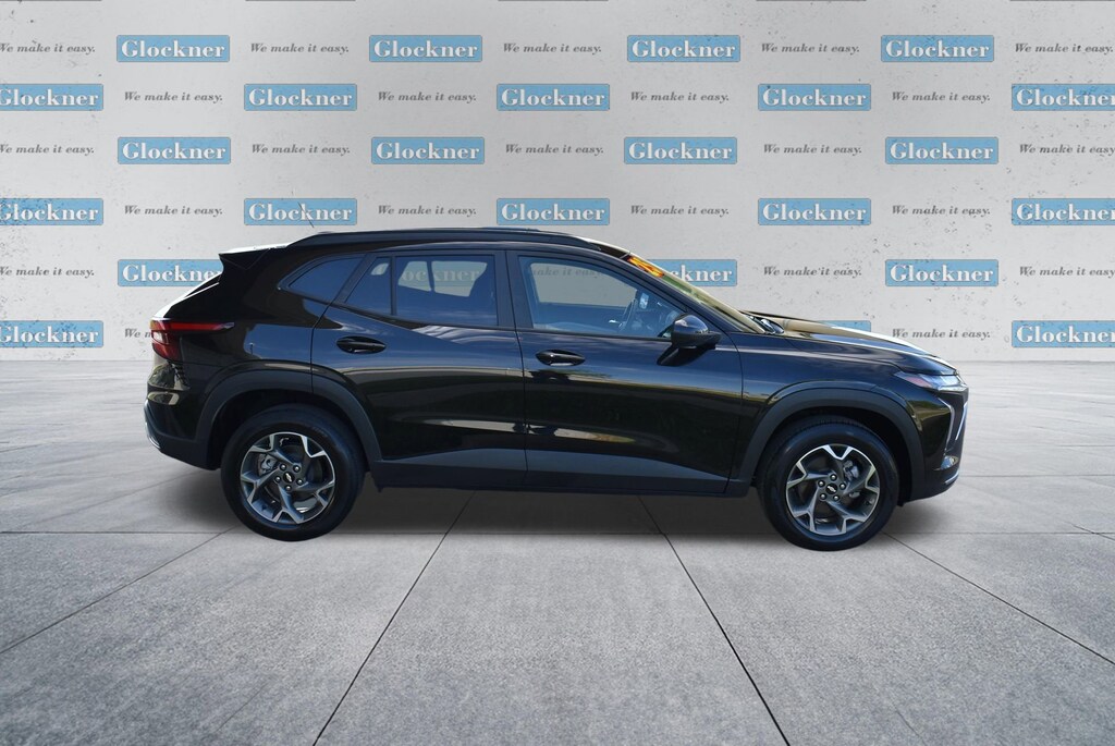 Used 2025 Chevrolet Trax LT SUV