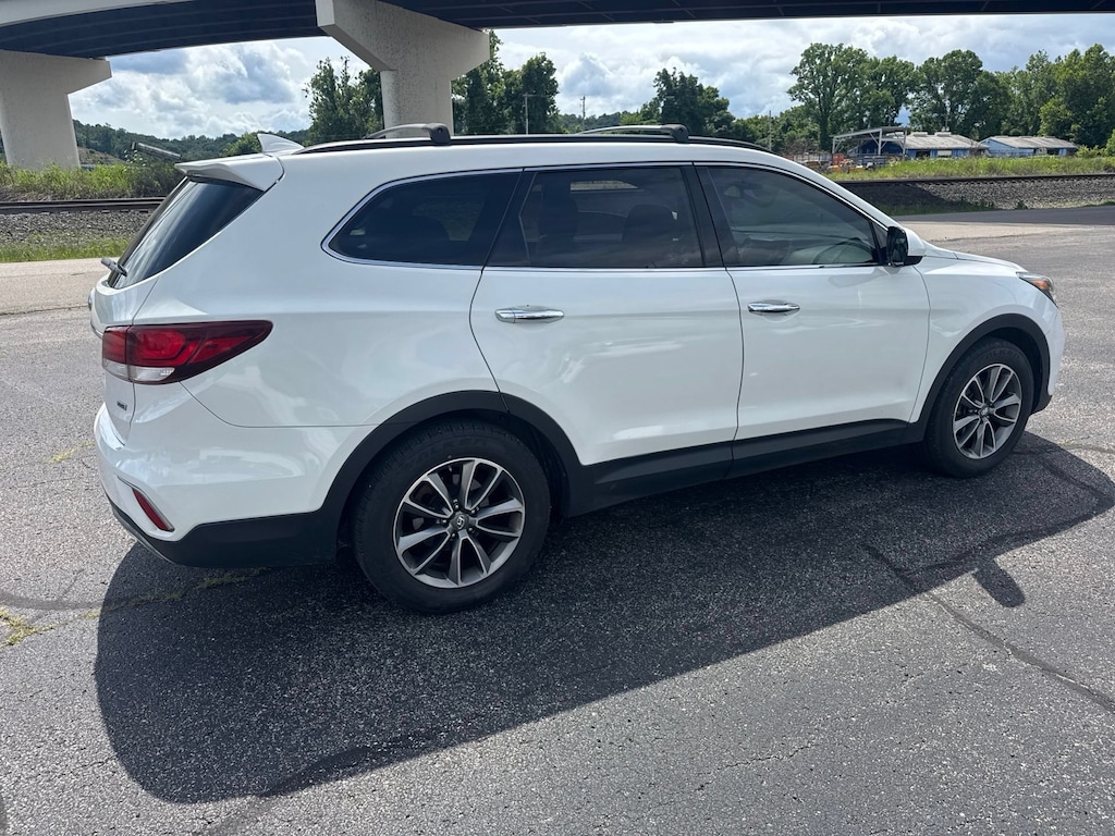 Used 2017 Hyundai Santa Fe SE SUV