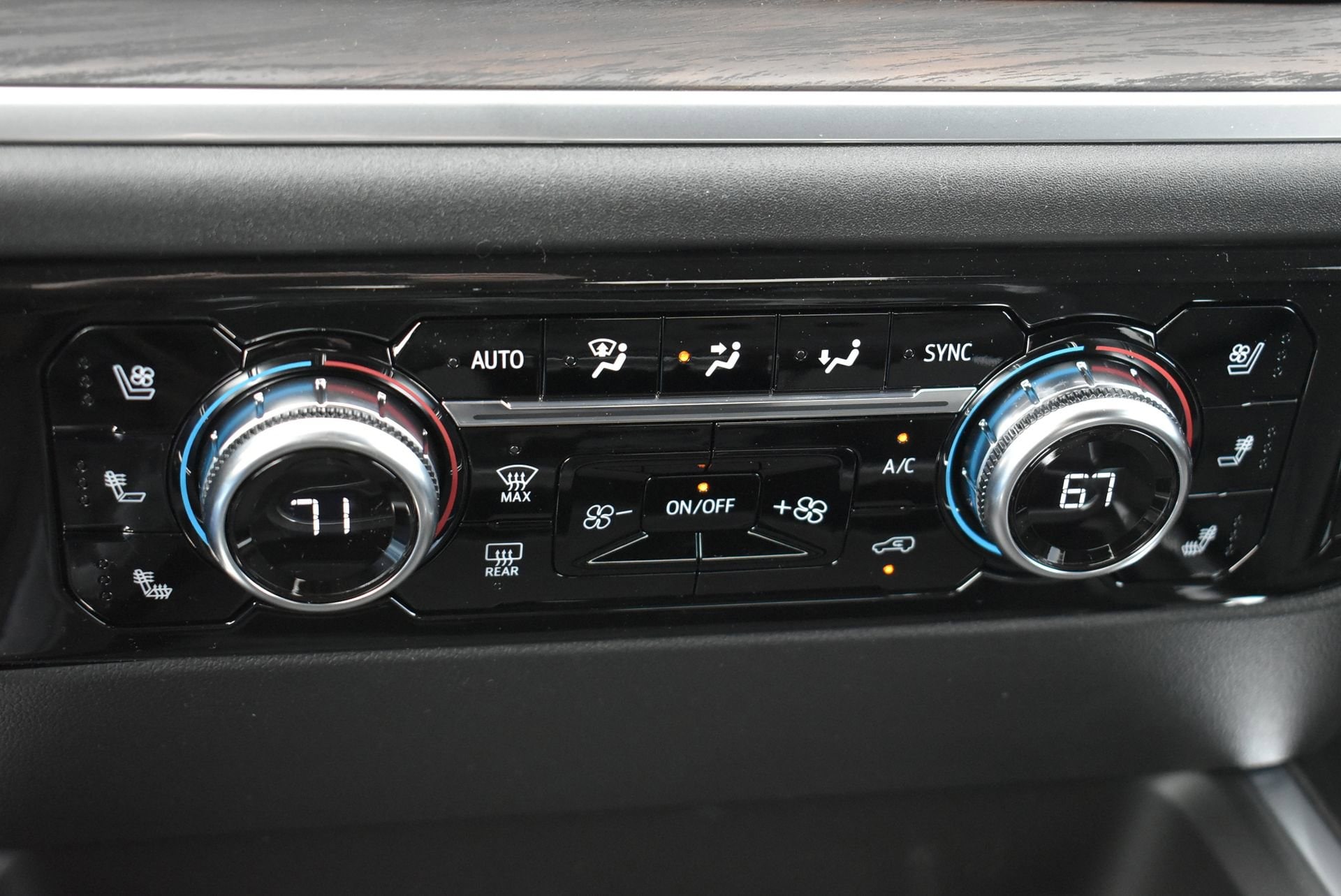 2026 GMC Sierra 3500HD SLT - Photo 29