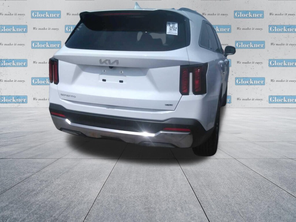 Used 2024 Kia Sorento S SUV