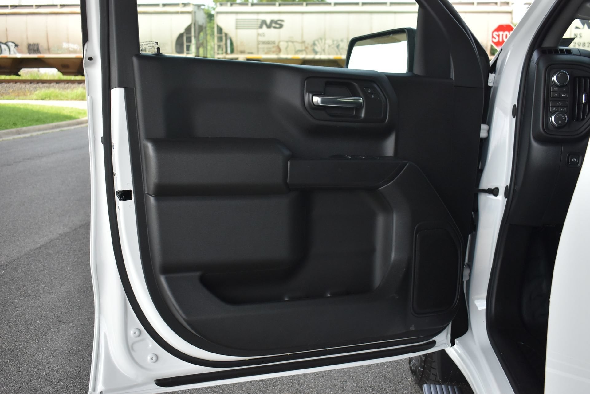 2026 GMC Sierra 1500 Pro - Photo 12