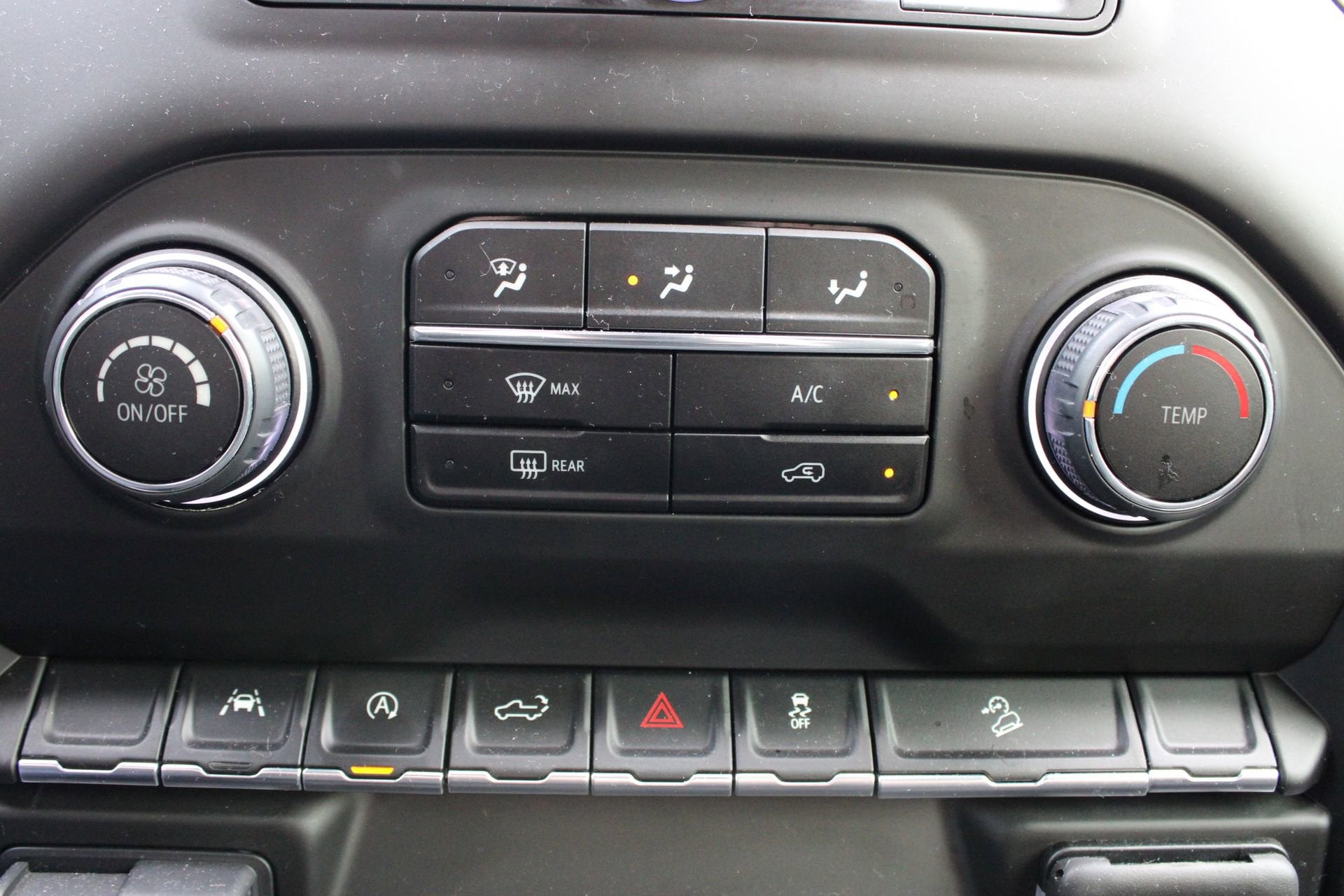 2025 Chevrolet Silverado 1500 Custom - Photo 38