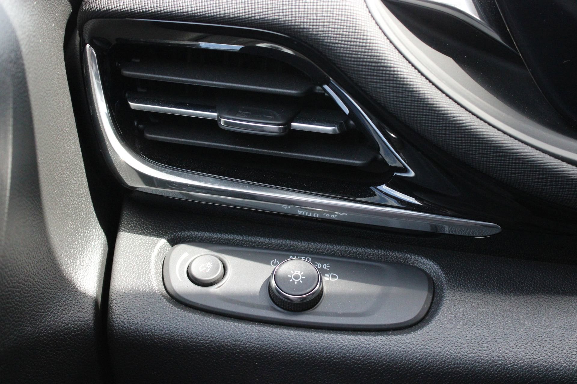 2024 Buick Envista Sport Touring - Photo 24