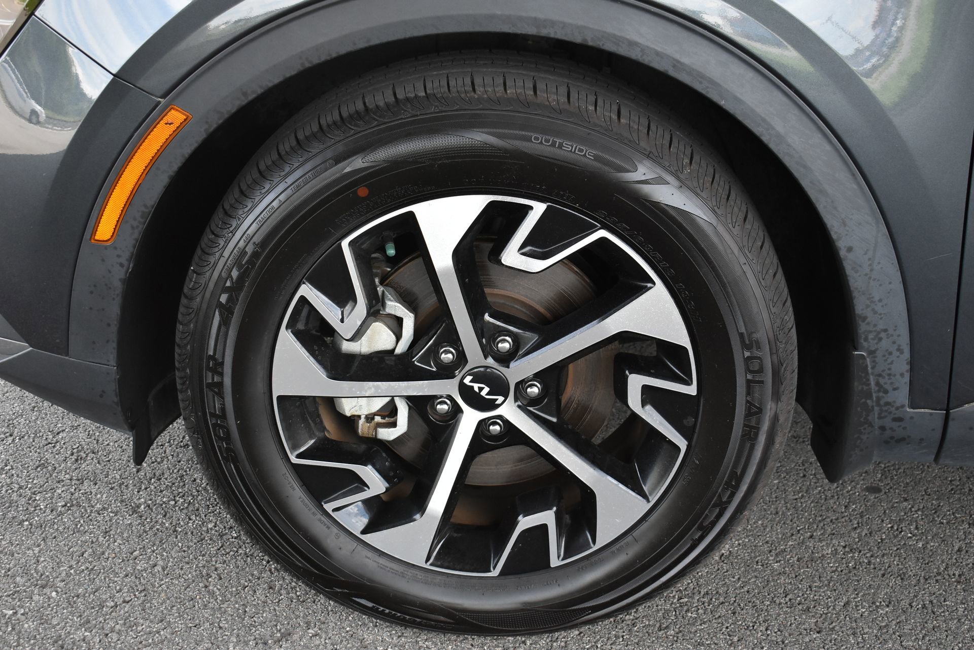 2023 Kia Sportage EX - Photo 11