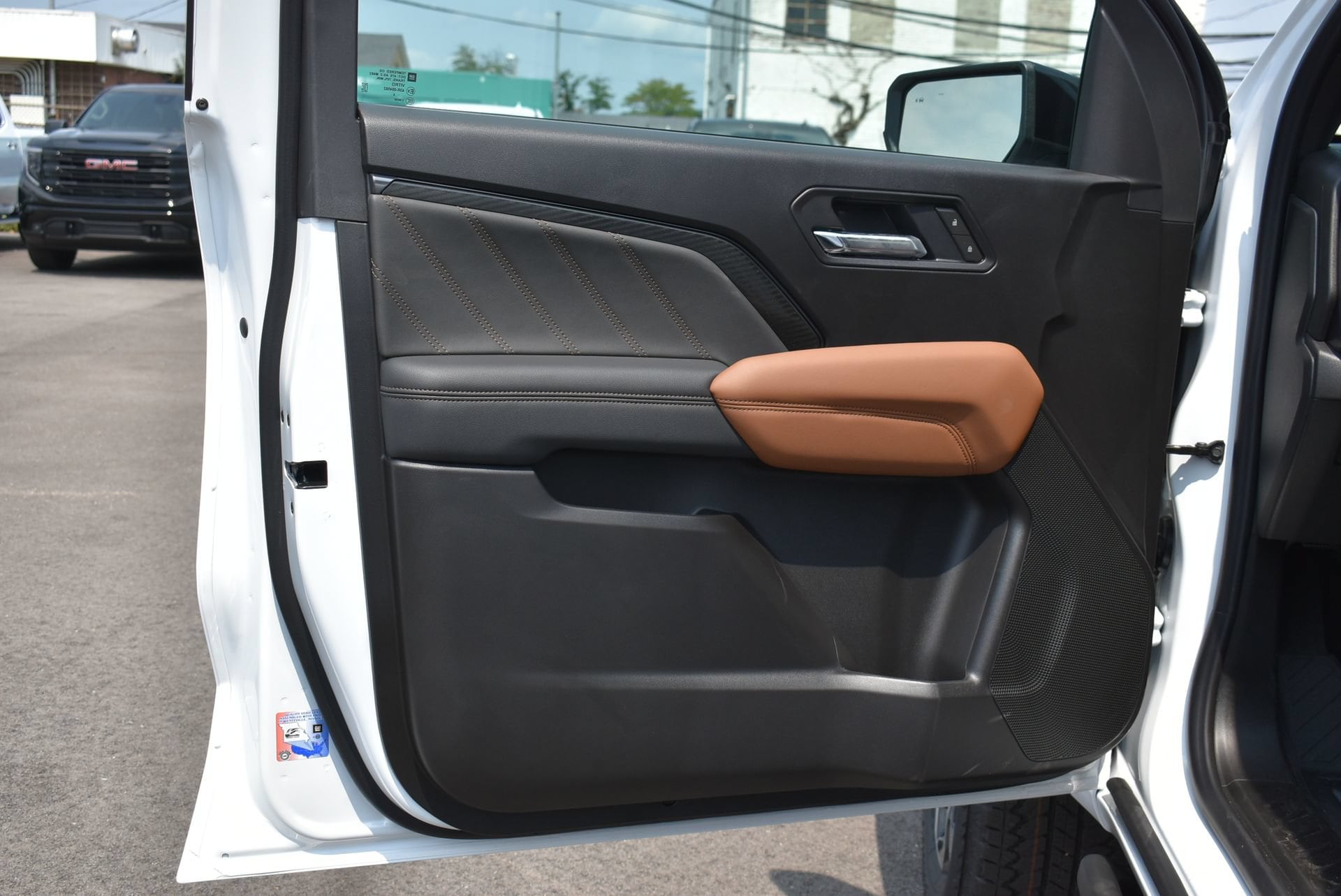 2026 GMC Canyon AT4 - Photo 12