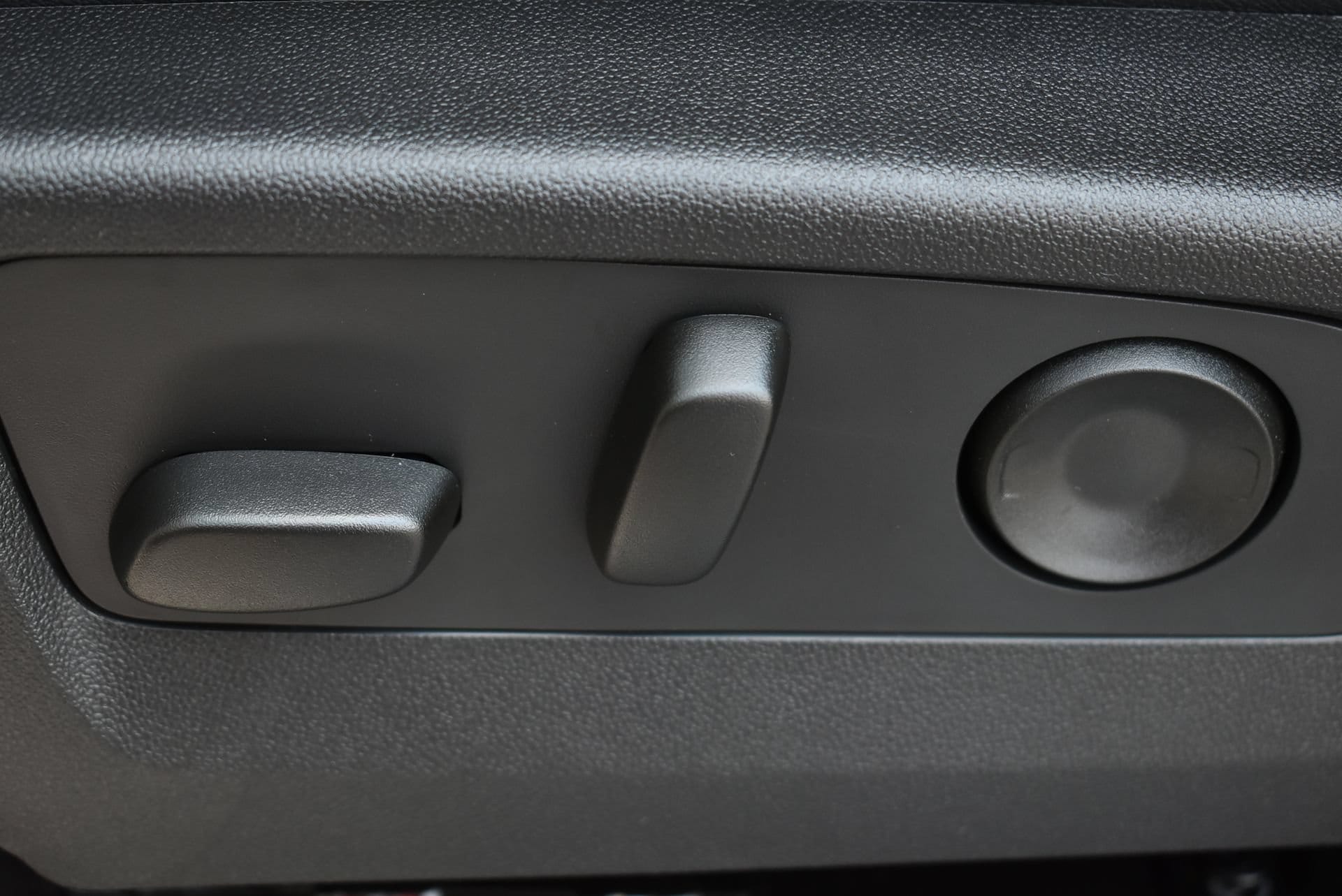 2026 GMC Canyon AT4 - Photo 14