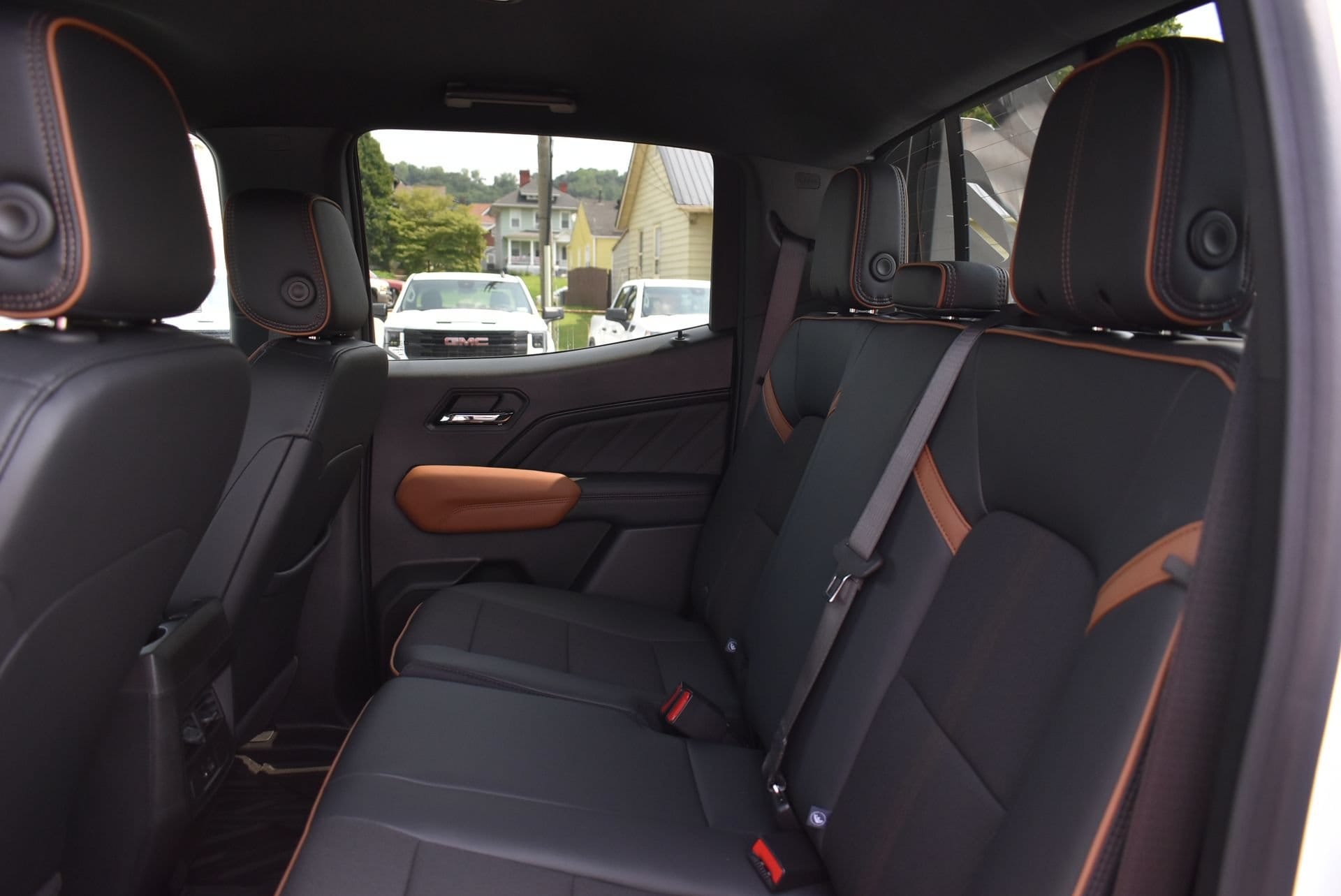2026 GMC Canyon AT4 - Photo 17