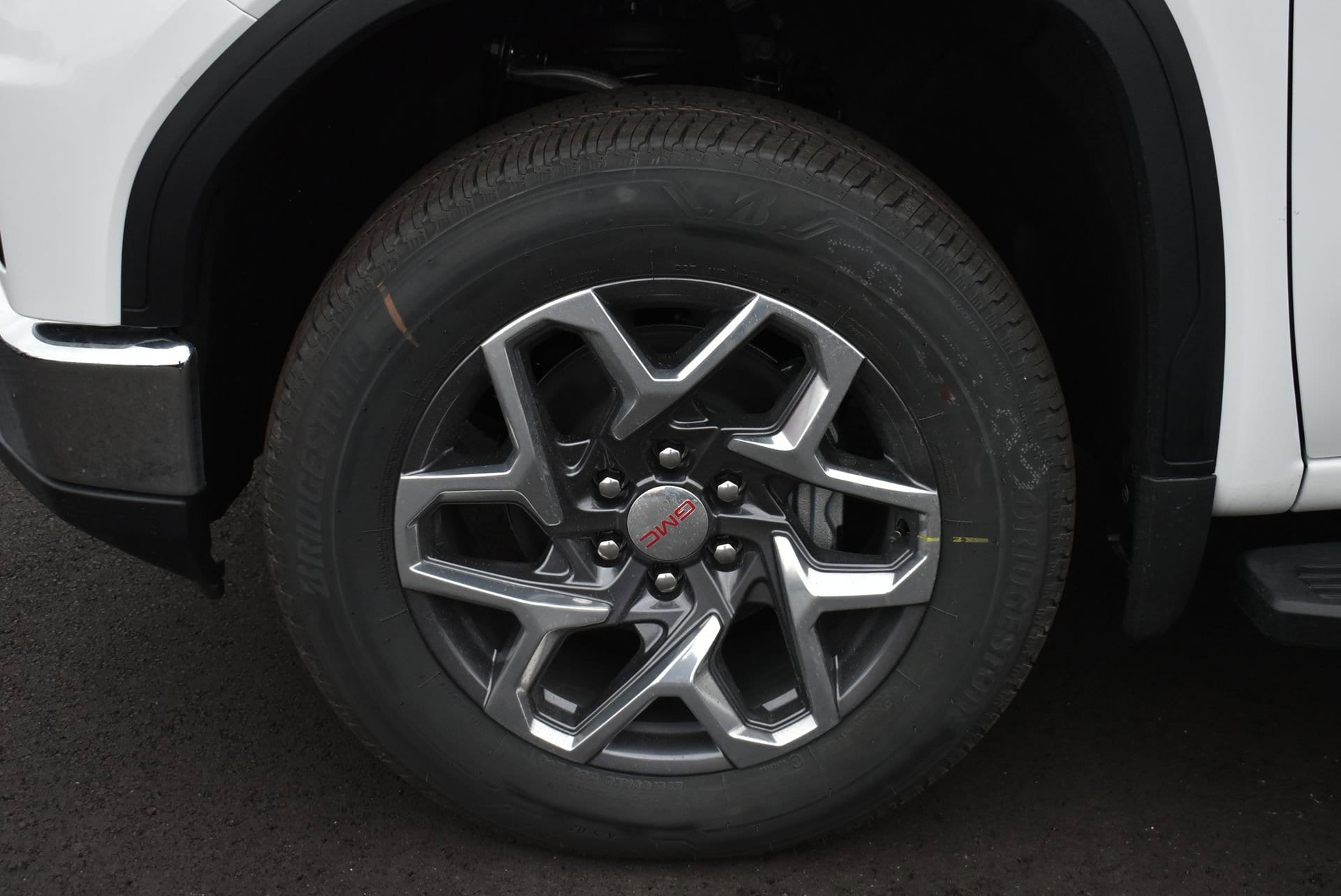 2026 GMC Sierra 1500 SLT - Photo 9