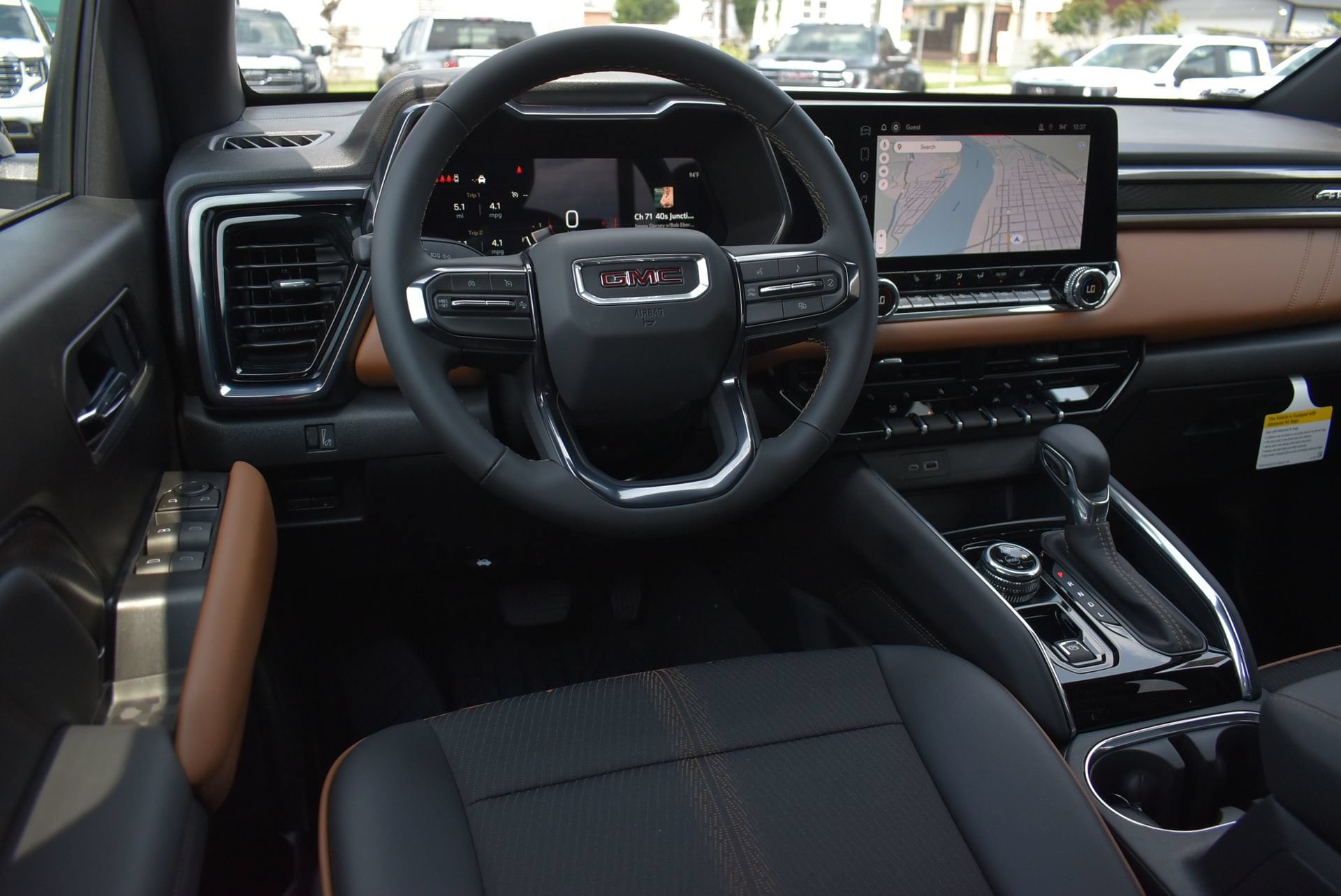 2026 GMC Canyon AT4 - Photo 18