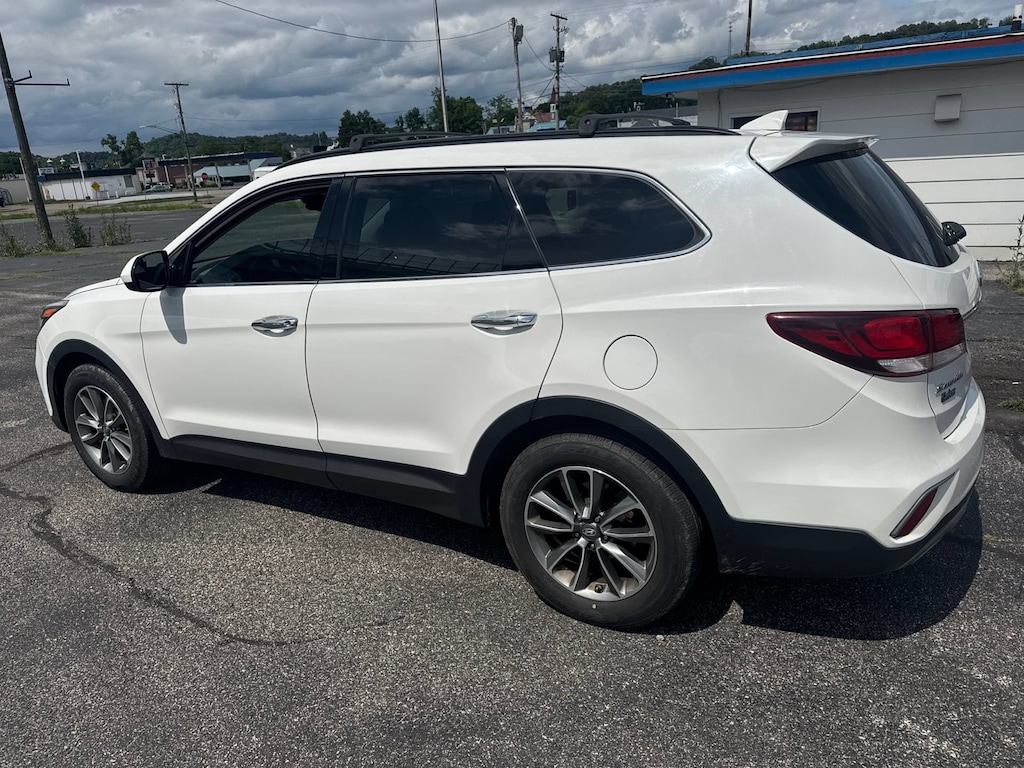 Used 2017 Hyundai Santa Fe SE SUV