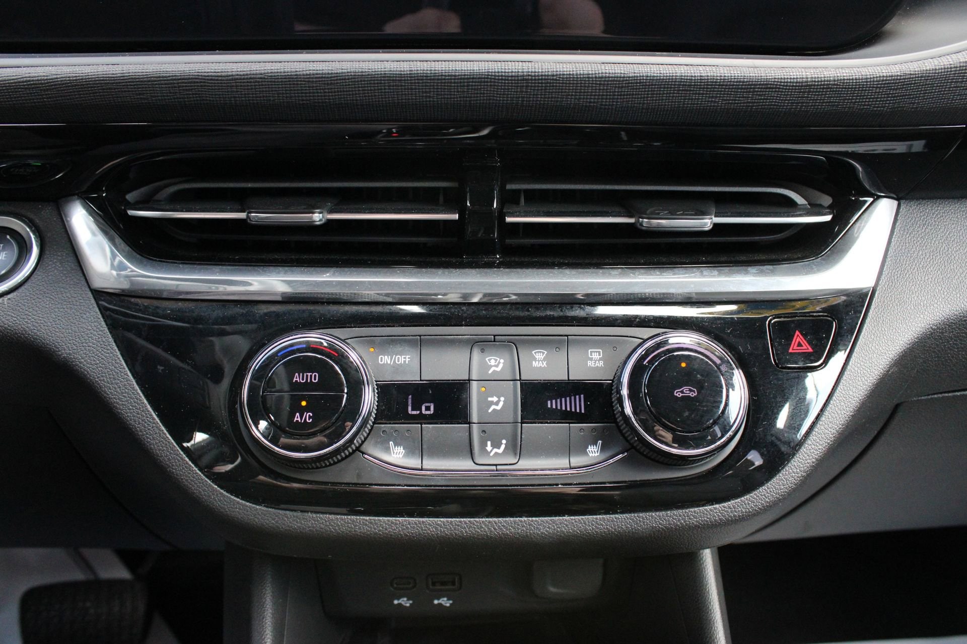 2024 Buick Envista Sport Touring - Photo 34