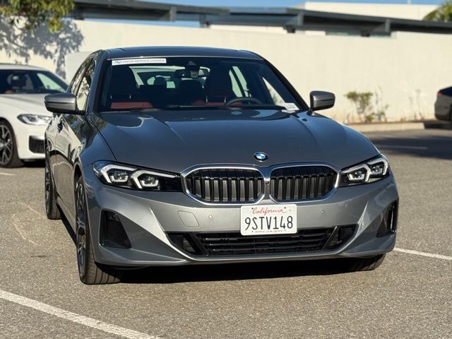2025 BMW 330i photo 4