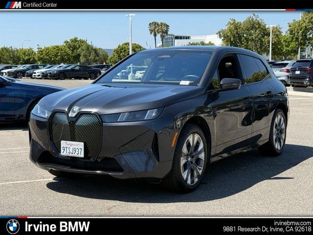 2026 BMW iX xDrive60's photo