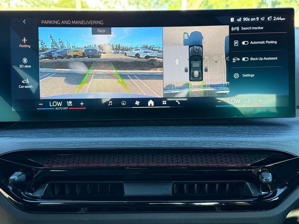 2025 BMW 3 Series 330i - Photo 28