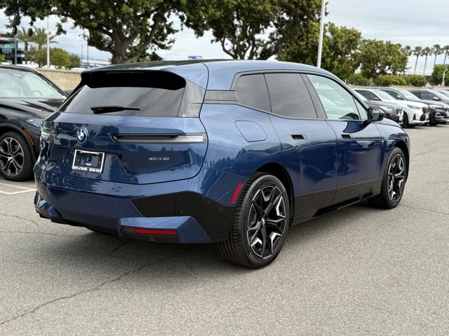 2023 BMW iX xDrive50 photo 3