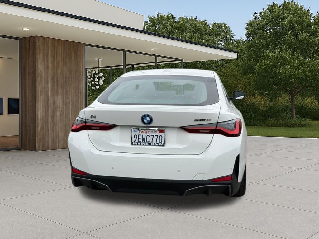 2023 BMW i4 eDrive35 photo 3