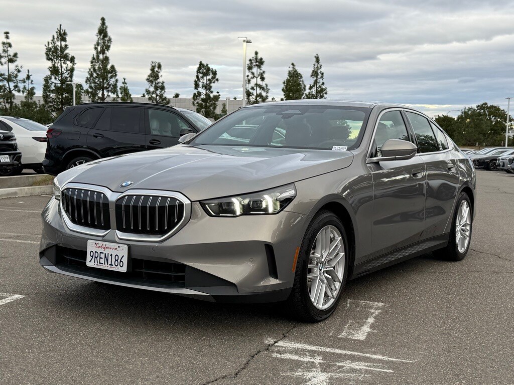 2025 Bmw 530i 5-Series photo 2