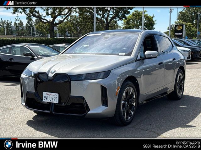 2026 BMW iX xDrive60's photo