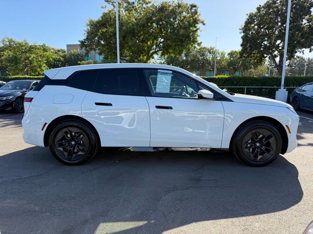 2026 BMW iX xDrive60 photo 6