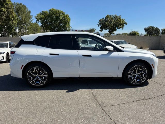 2026 BMW iX xDrive45 photo 6