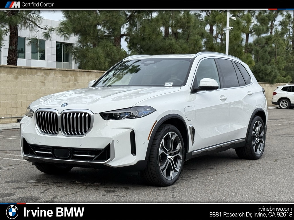 2026 BMW X5 50e's photo