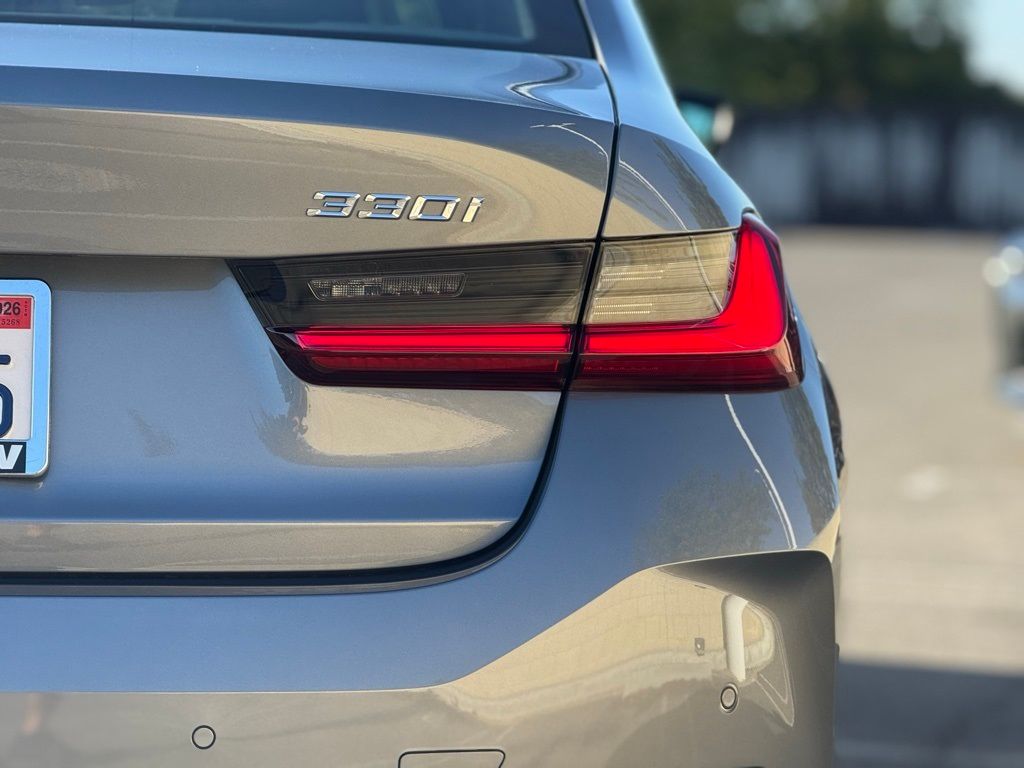 2025 BMW 3 Series 330i - Photo 14