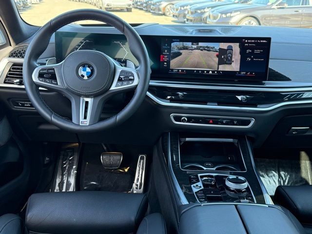 2025 BMW X7 M60i - Photo 33