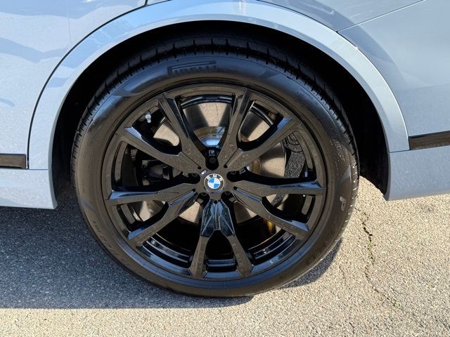 2025 BMW X7 M60i - Photo 21
