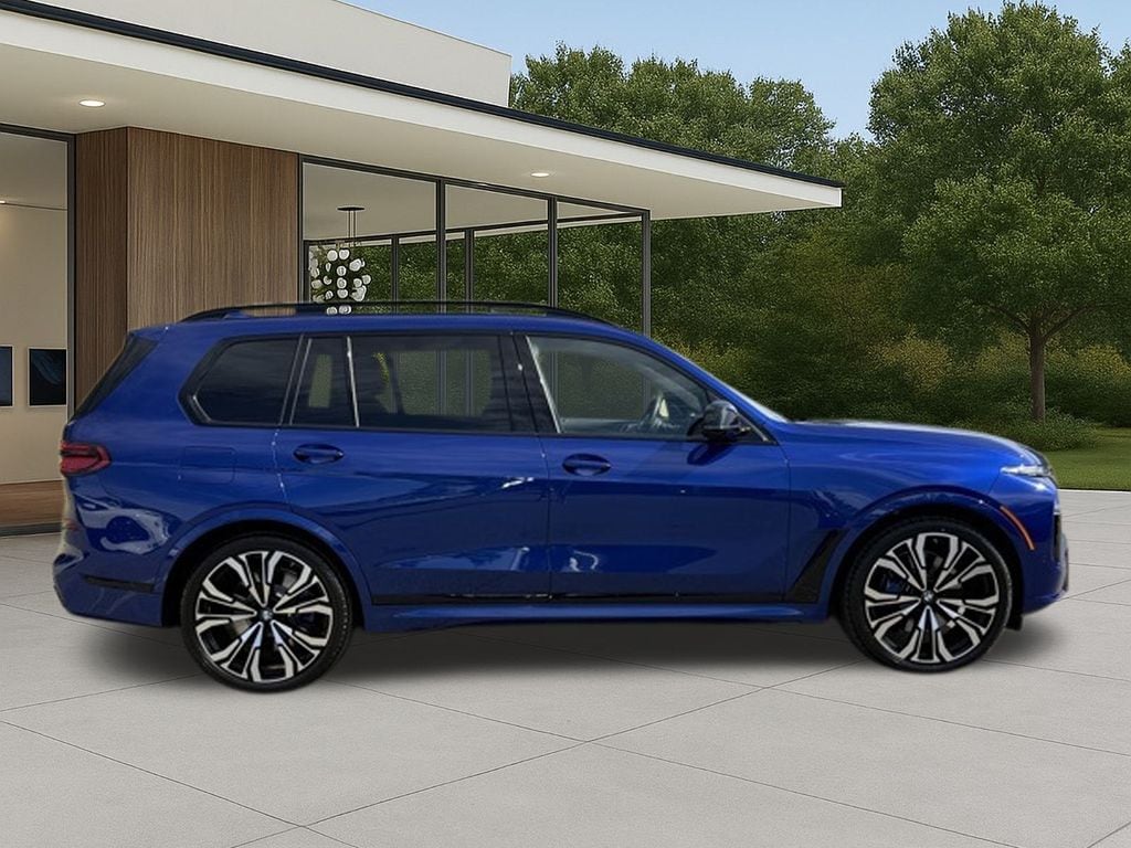 2025 BMW X7 M60i photo 6