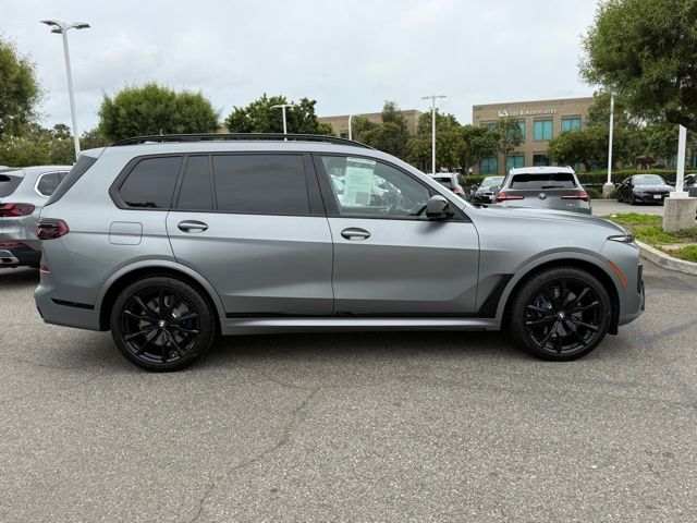 2023 BMW X7 M60i photo 6