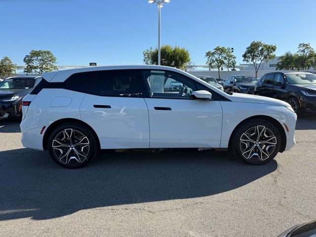 2026 BMW iX xDrive45 photo 5