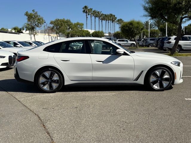 2023 BMW i4 eDrive35 photo 6