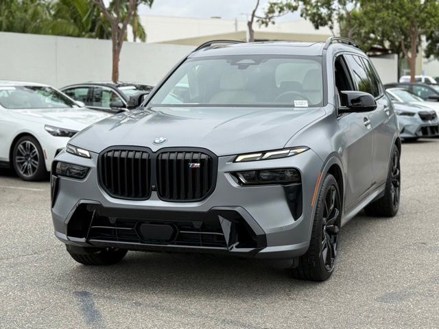 2023 BMW X7 M60i photo 2