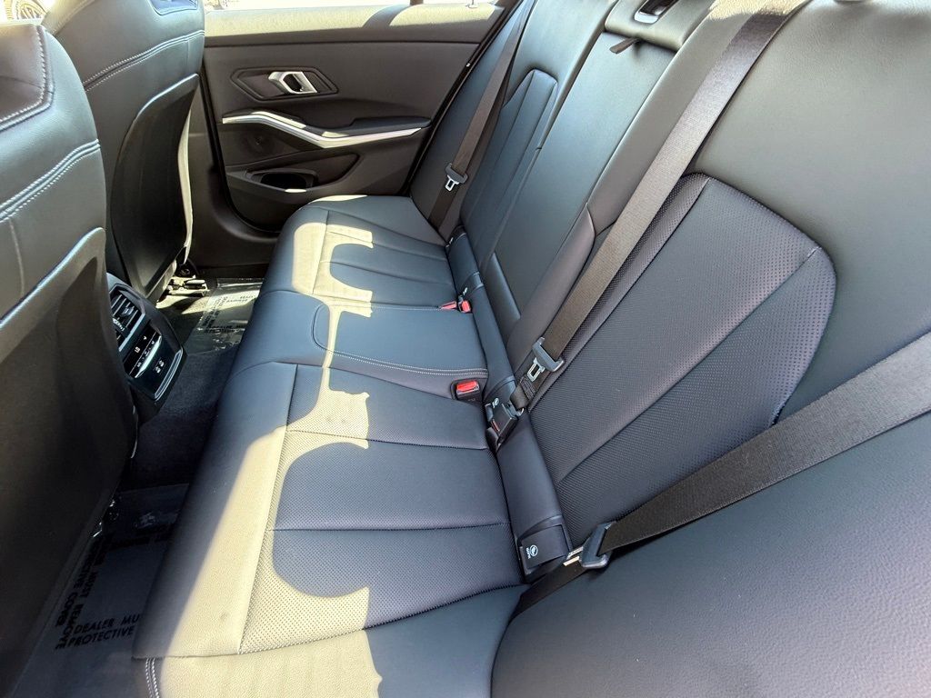 2025 BMW 3 Series 330i - Photo 30